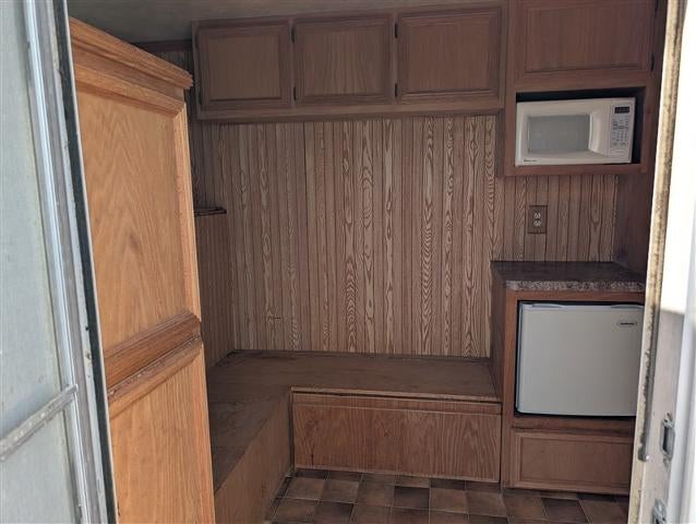 2003 NA 3 HORSE GOOSENECK Gooseneck