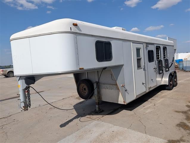 2003 NA 3 HORSE GOOSENECK Gooseneck