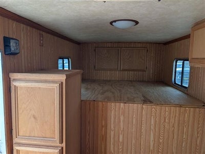 2003 NA 3 HORSE GOOSENECK Gooseneck