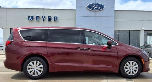 2020 Chrysler Voyager L