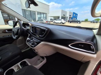 2020 Chrysler Voyager L