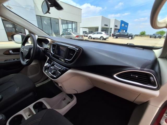 2020 Chrysler Voyager L