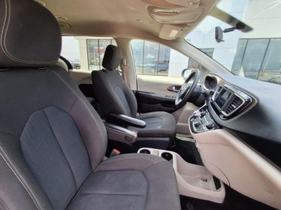 2020 Chrysler Voyager L