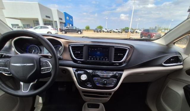 2020 Chrysler Voyager L