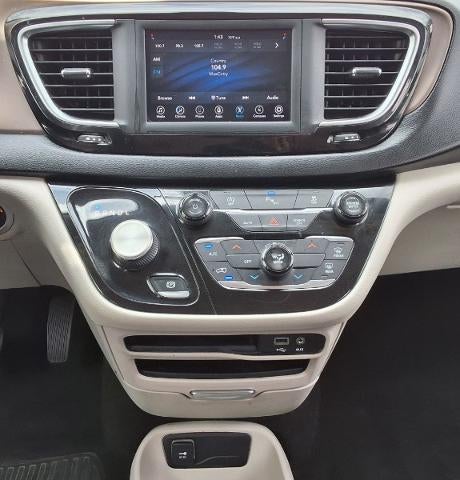 2020 Chrysler Voyager L