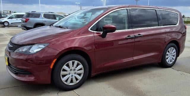 2020 Chrysler Voyager L