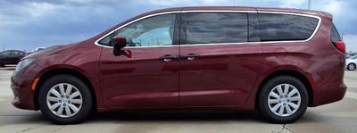 2020 Chrysler Voyager L