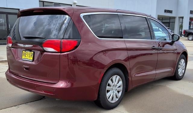 2020 Chrysler Voyager L