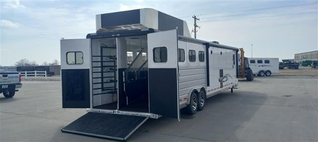 2023 TRAI SIERRA LQ 4-H Gooseneck