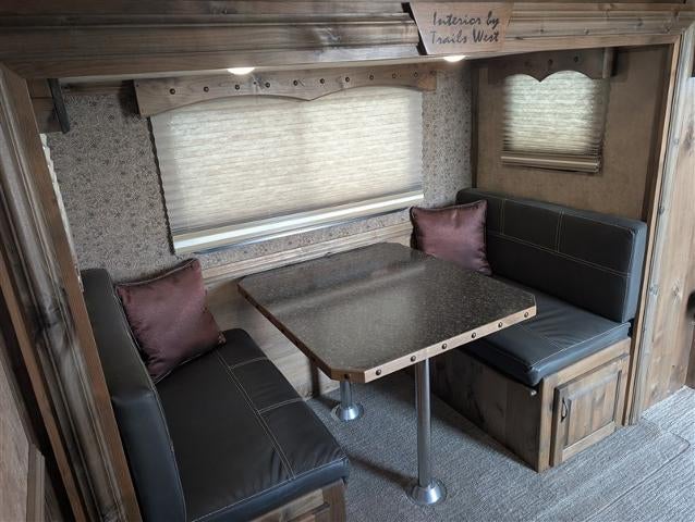 2024 TRAI SIERRA LQ 3-HORSE 10X10 Gooseneck