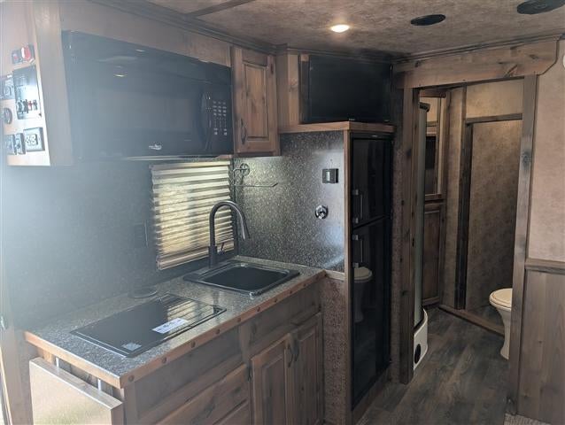 2024 TRAI SIERRA LQ 3-HORSE 10X10 Gooseneck