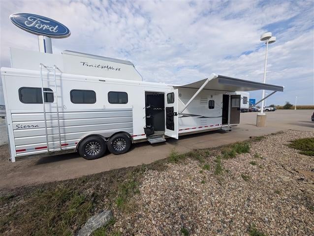 2024 TRAI SIERRA LQ 3-HORSE 10X10 Gooseneck