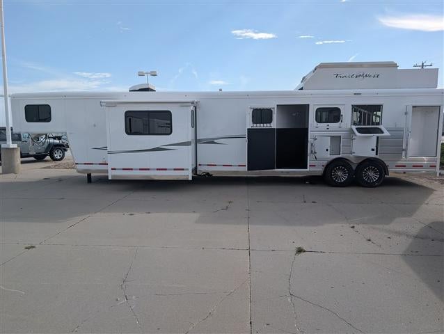 2024 TRAI SIERRA LQ 3-HORSE 10X10 Gooseneck